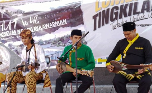 Lomba Tingkilan di Museum Mulawarman