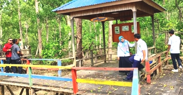 Ekowisata Mangrove dan UMKM di Kampung Teluk Semanting