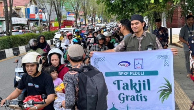 BPKP Kaltim bagi takjil