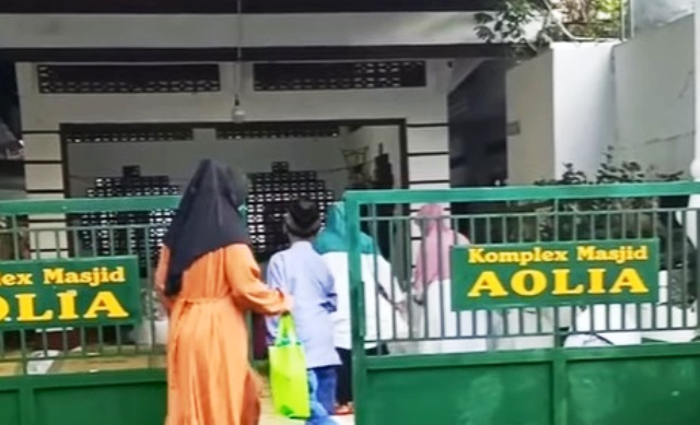 Jamaah Masjid Aolia Idulfitri 2024