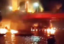 kapal jukung terbakar di Sungai Musi