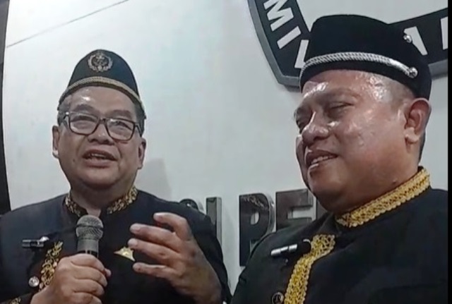 Awang Yacoub Luthman dan Akhmad Zais