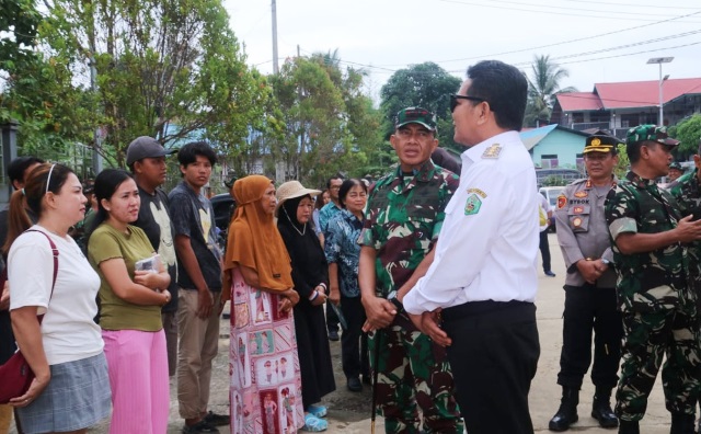 Pangdam VI Mulawarman tinjau lokasi banjir mahakam ulu