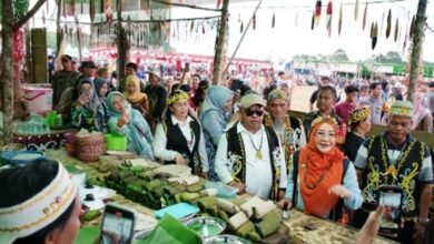 Festival Budaya Meja Panjang Kampung Merasa