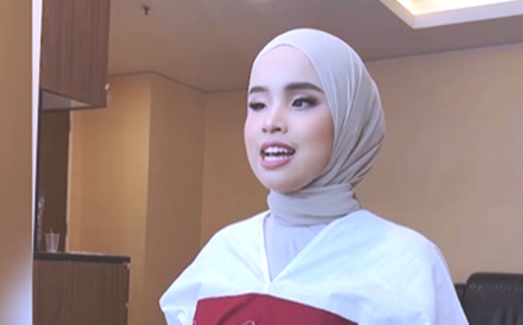 Putri Ariani dikritik