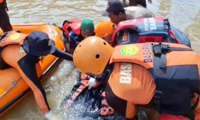 tim SAR evakuasi korban tenggelam di Sungai Mahakam Samarinda