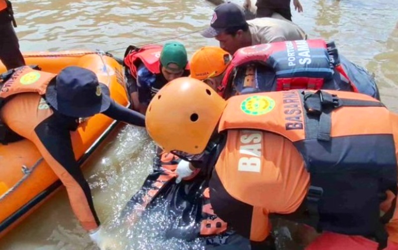 tim SAR evakuasi korban tenggelam di Sungai Mahakam Samarinda