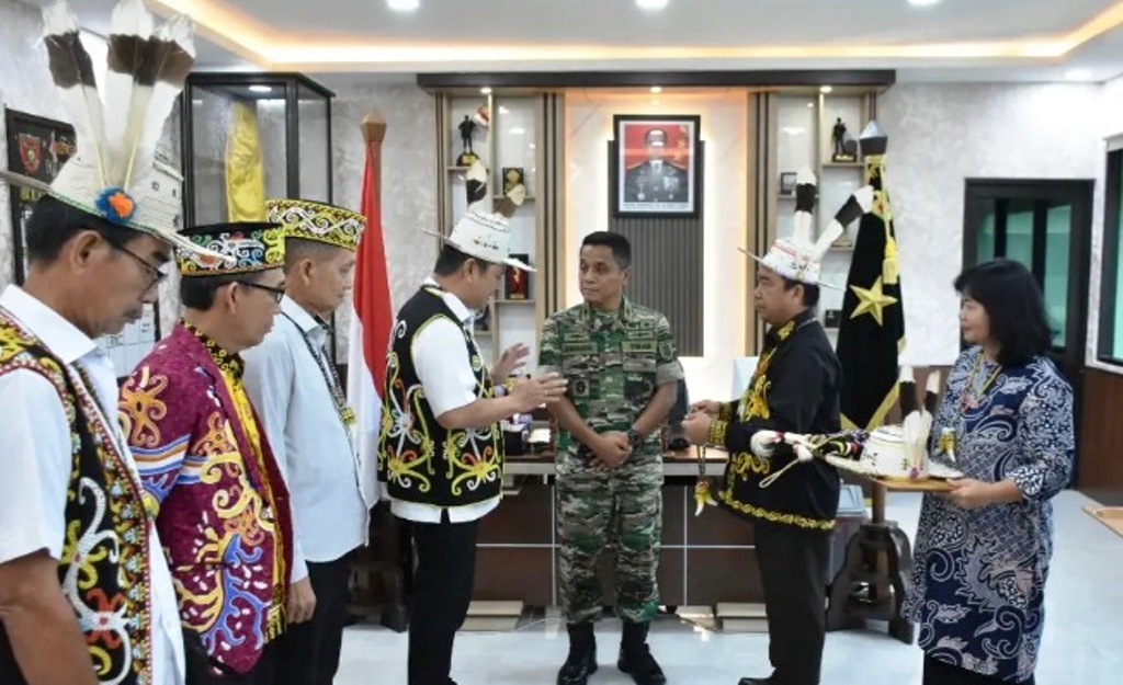 TNI masyarakat adat