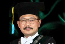 Dekan FK Unair Prof. Budi Santoso