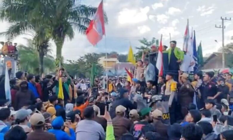 aksi kawal putusan MK DPRD Kaltim