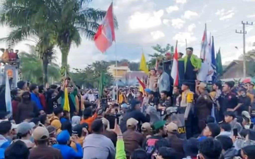 aksi kawal putusan MK DPRD Kaltim