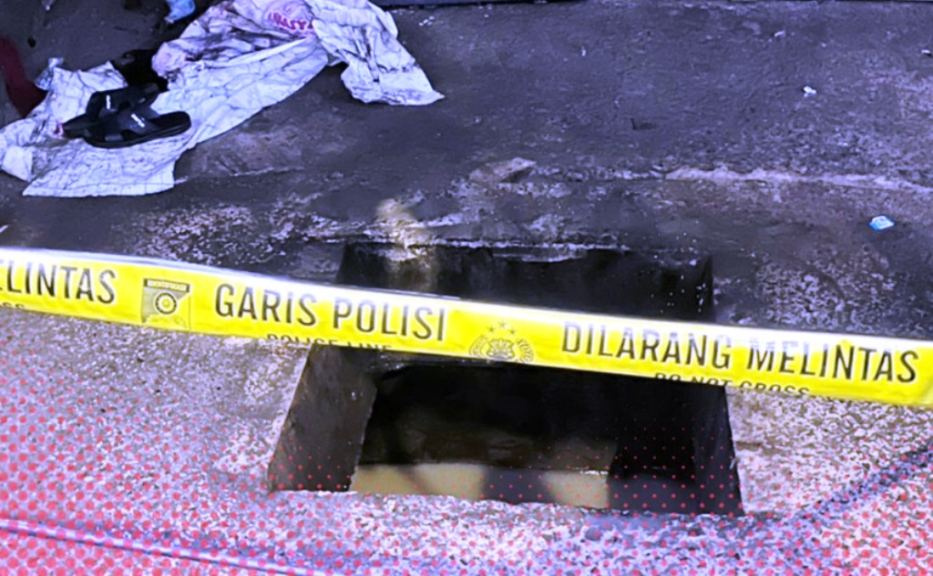 anak masuk gorong-gorong saat banjir