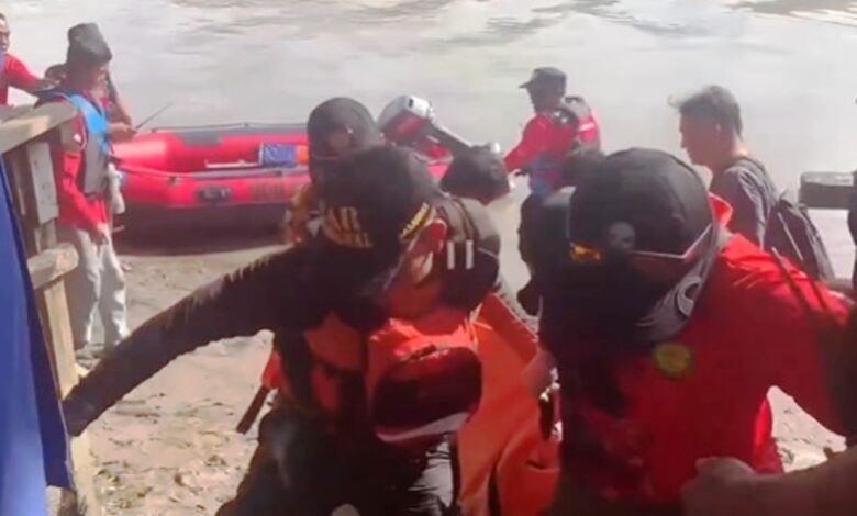 tenggelam Sungai Karang Mumus