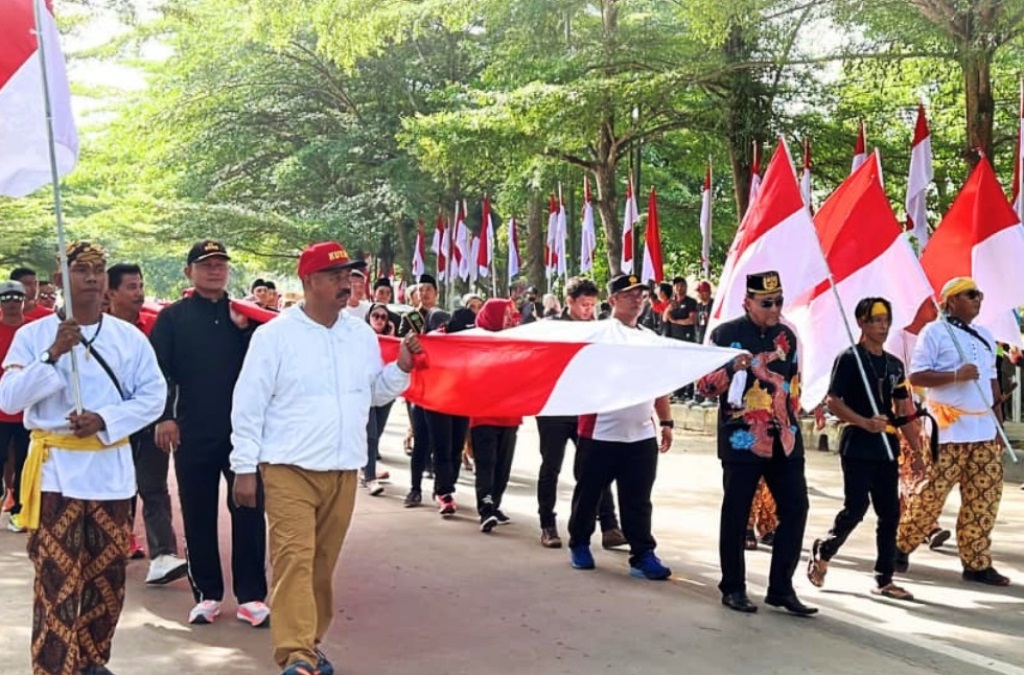 Bendera Merah Putih raksasa