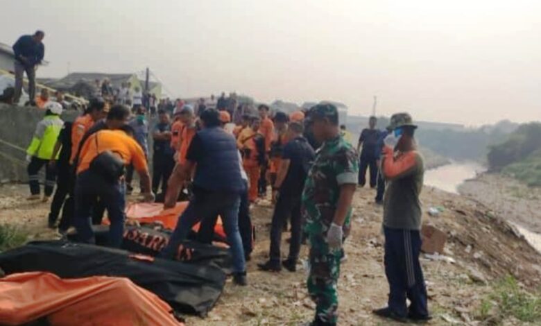 7 mayat di Kali Bekasi