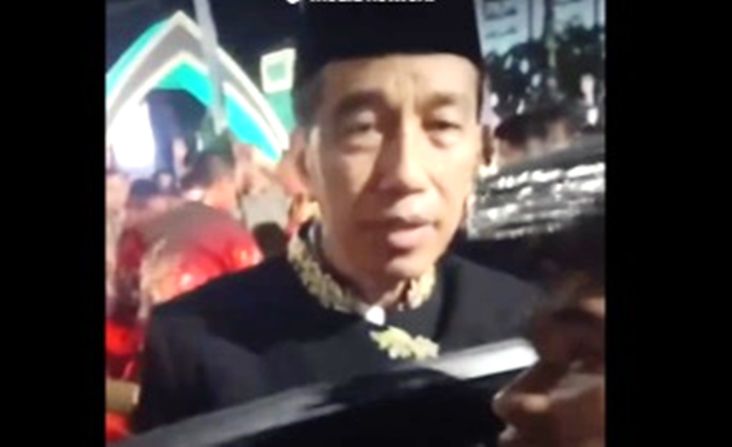 Selfie dengan Jokowi