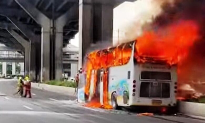 bus thailand terbakar