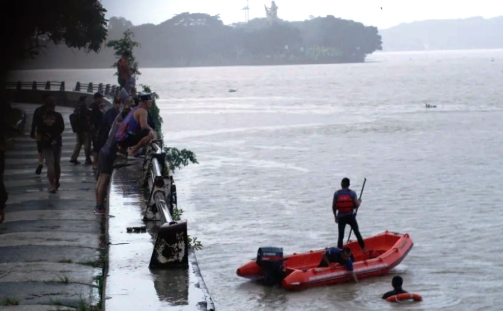 Pencarian Korban Tenggelam Sungai Mahakam