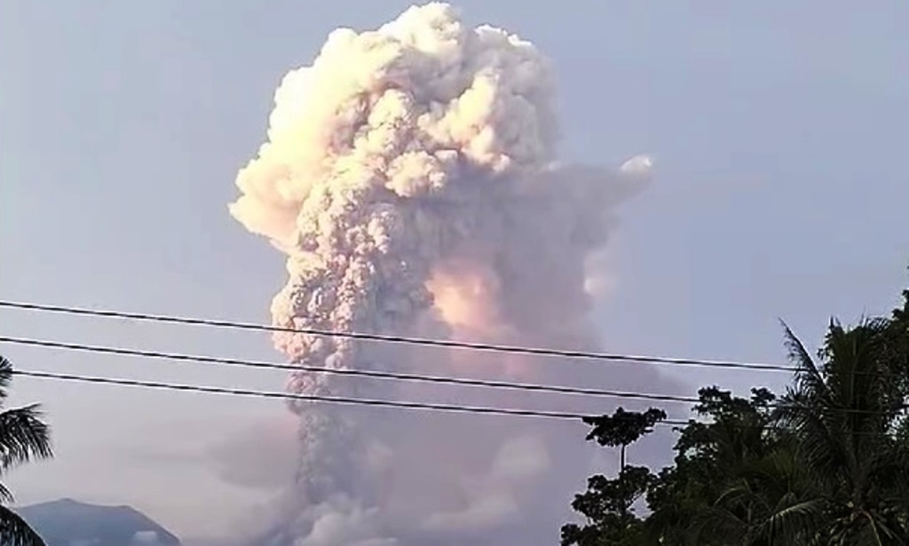 Erupsi Gunung Lewotobi