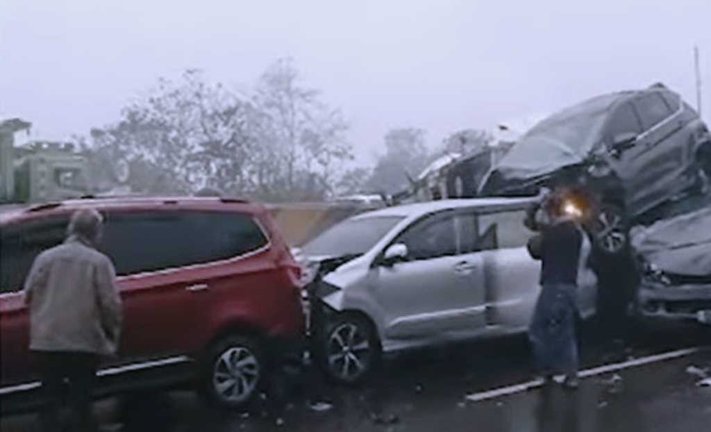 kecelakaan tol Cipularang