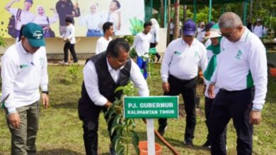 Gerakan menanam 1 Siswa 1 Pohon Kaltim