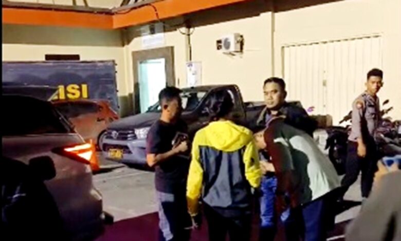 pendemo Muara Badak
