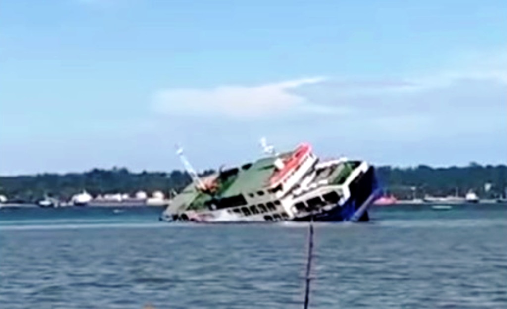 kapal feri tenggelam Penajam