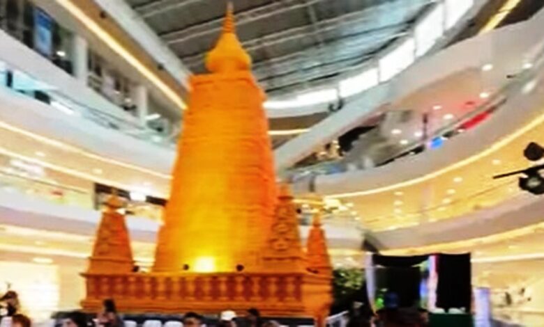 Miniatur Candi Mahabodhi Samarinda