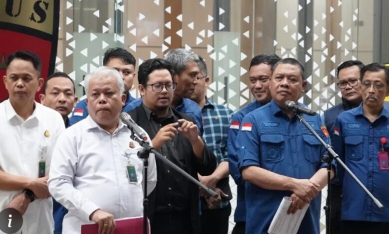 tersangka kasus minyak mentah Pertamina