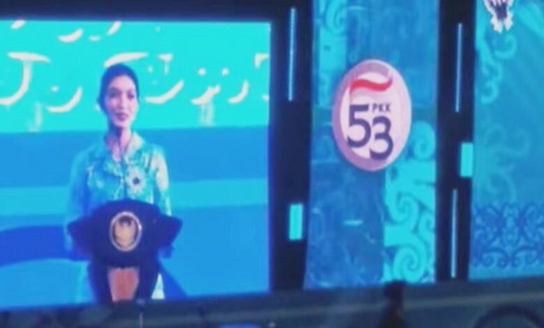 Selvi Ananda istri Gibran