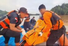 warga Embalut tenggelam