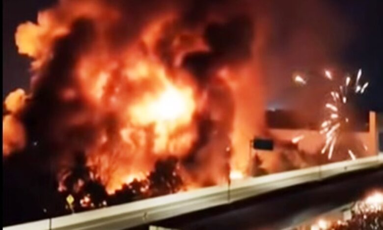 Gedung DPRD Makassar Dibakar