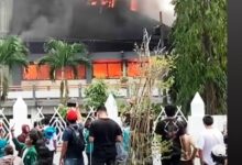Gedung DPRD NTB terbakar