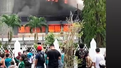 Gedung DPRD NTB terbakar
