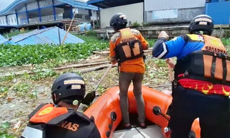 Tenggelam di Sungai Mahakam