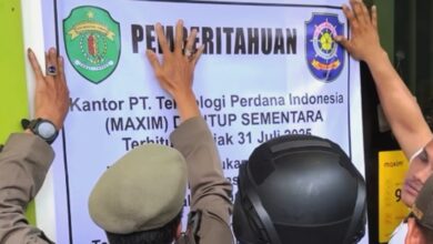 segel kantor Maxim Samarinda