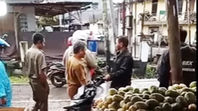 pemukulan dengan helm Samarinda