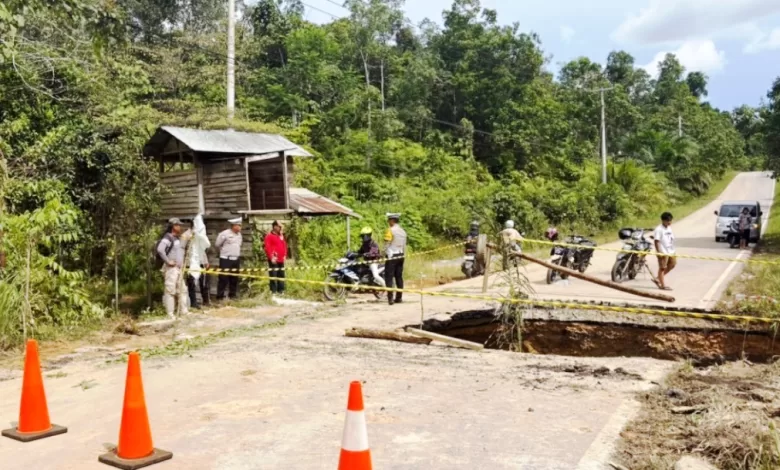 jalan nasional siluq ngurai