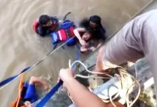 terjun ke Sungai Mahakam Tenggarong