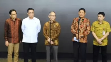 Kepala OJK mundur