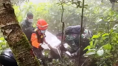 evakuasi korban pesawat atr