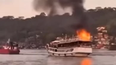 kebakaran kapal wisata