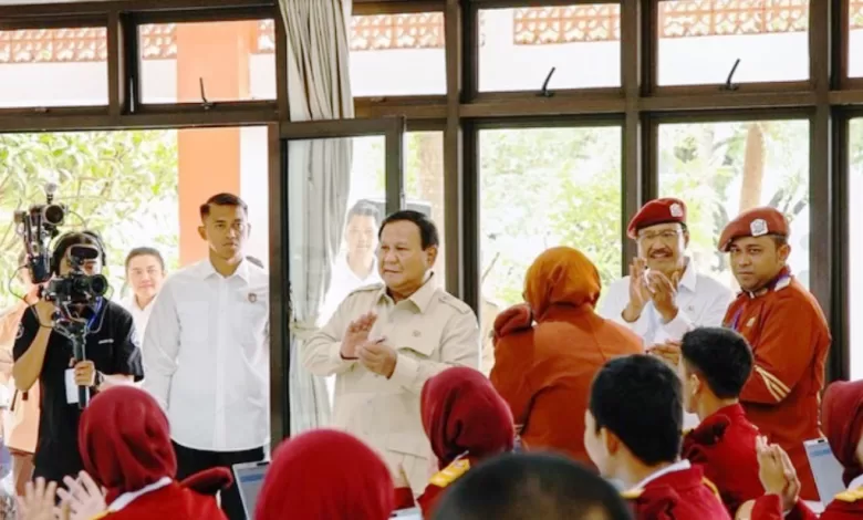 peresmian sekolah rakyat