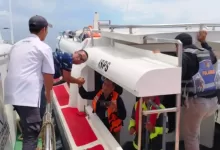 speed boat bocor Adang Bay