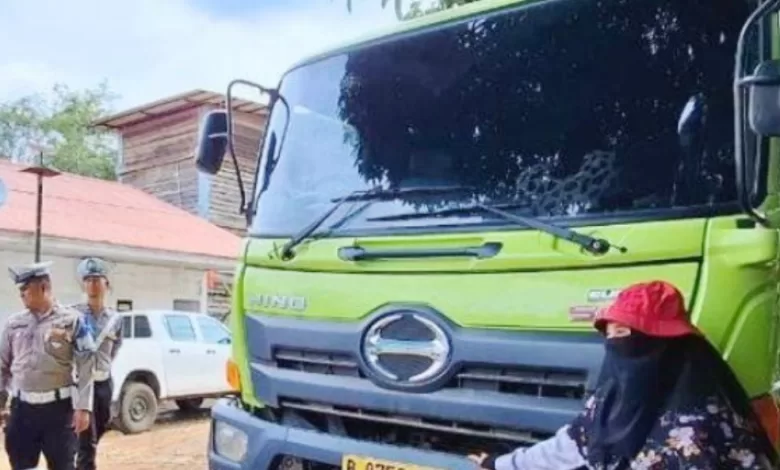 angkutan barang Kubar