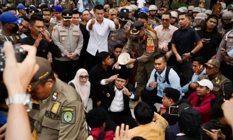 gubernur kaltim demo mahasiswa