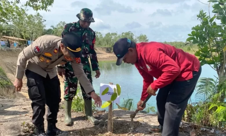 Penanaman pohon muara kaman