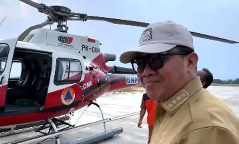 Helikopter waterbombing Samarinda